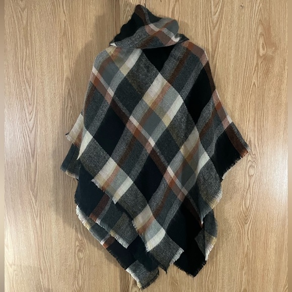 NWT Black and Orange Plaid Soft Poncho Sweater - Picture 2 of 3